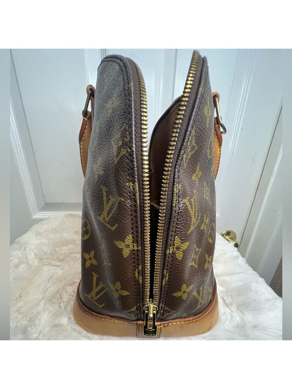❤️ LOUIS VUITTON “HOST PICK” MONOGRAM ALMA PM - Picture 6 of 16